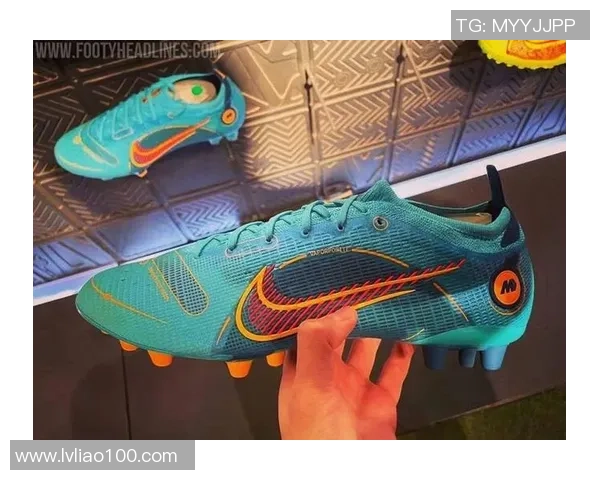 传奇足球鞋球星上脚瞬间展示 经典与创新并存的脚下风采