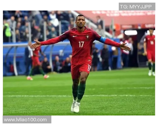 加纳足球传奇退役球星回顾其辉煌生涯与对国家足球的深远影响