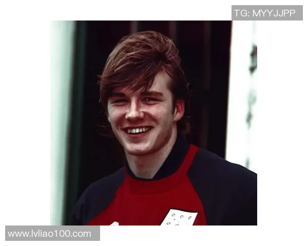 纵览历史足球球星风采探寻绿茵场上最帅传奇人物